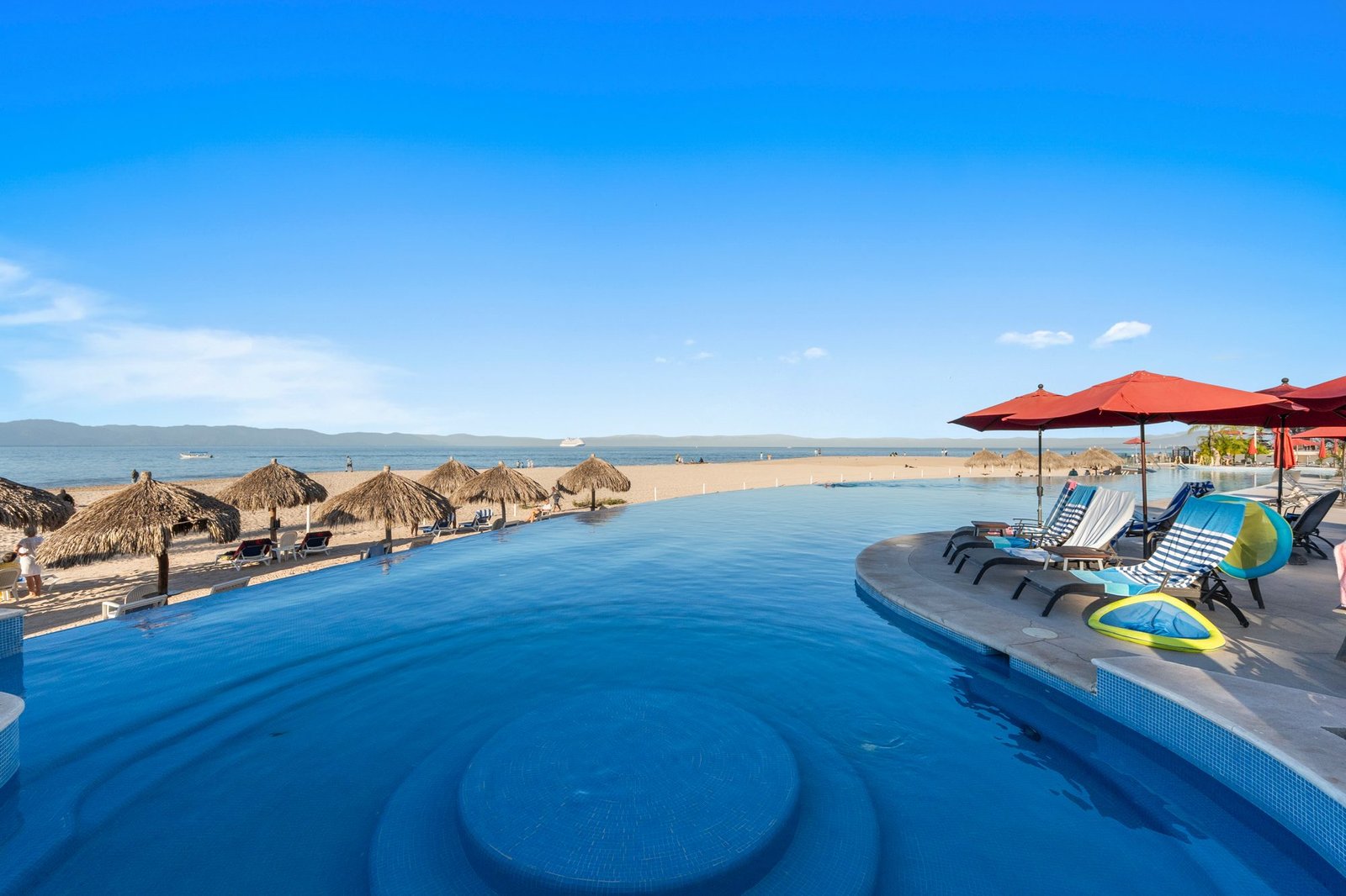 Grand Venetian GH-101, Hotel Zone · Beachfront, Puerto Vallarta (1)